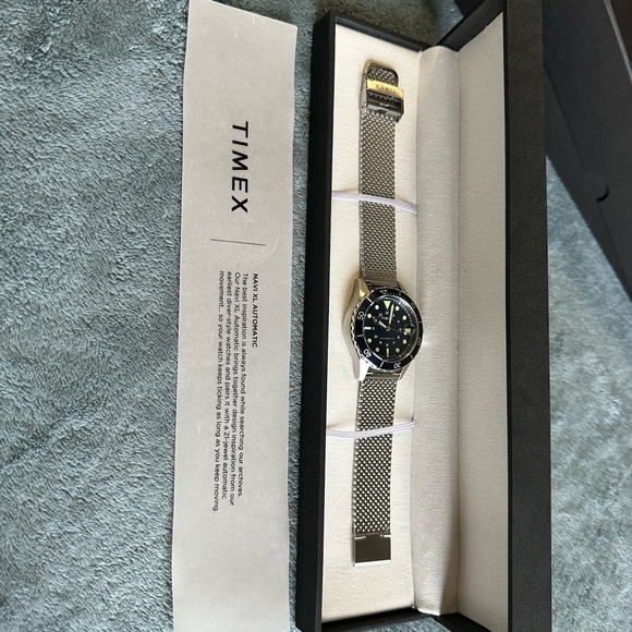 Timex Watch - Picture 7 of 9